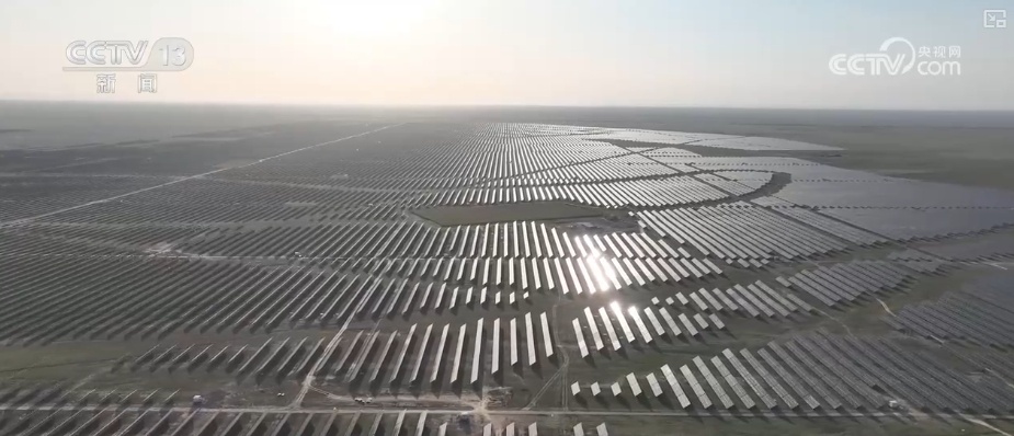 “光伏蓝”赋能“生态绿” 工业之美与自然之美和谐共存